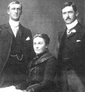 Ern Zohrab, his mother Edith and her elder son Fort